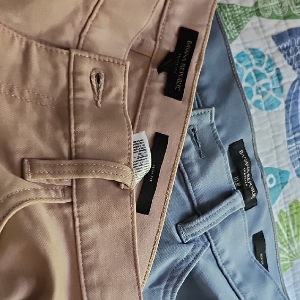 Banana Republic Traveler Chinos